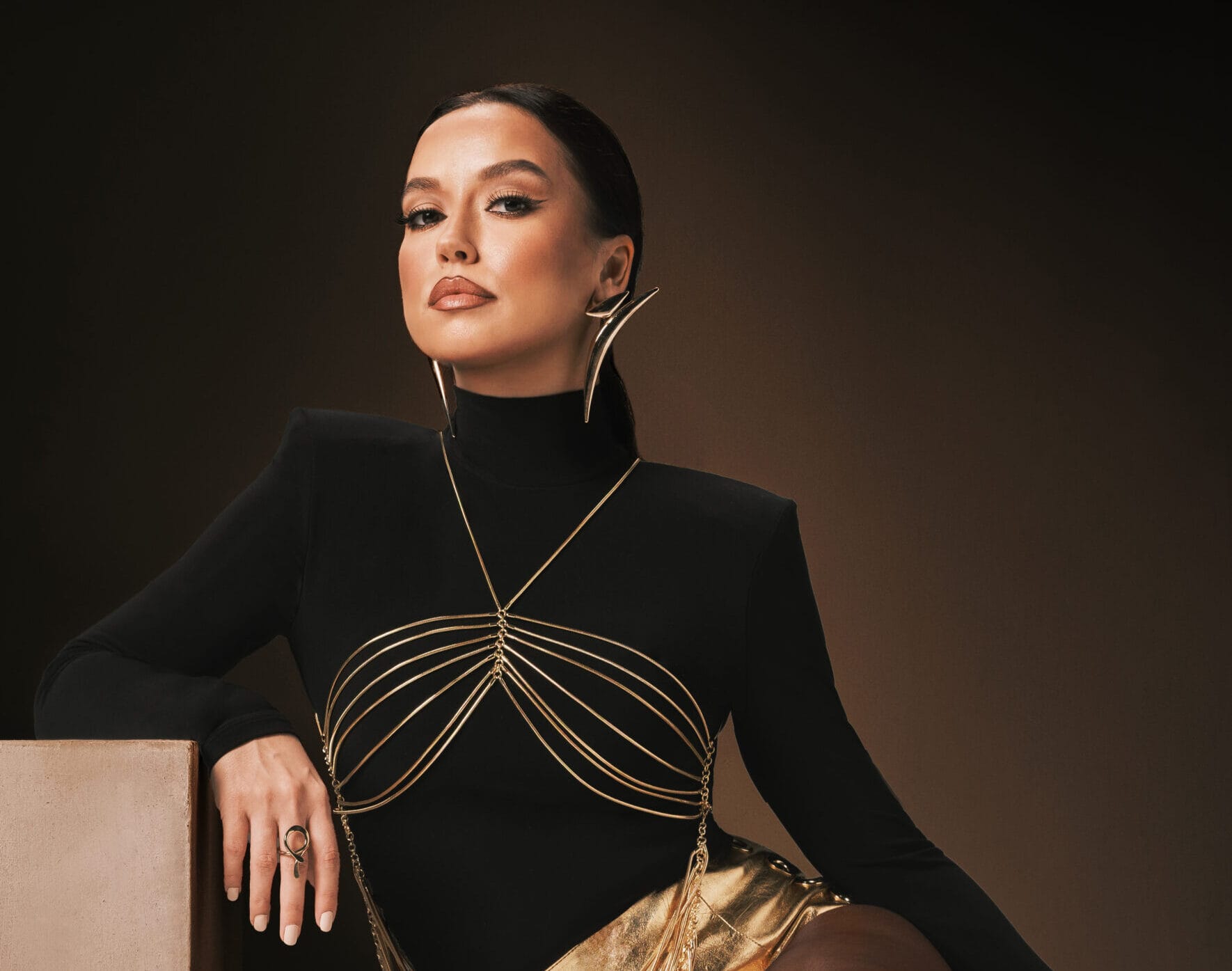 Tuğba Yurt Menajeri - Sound Menajerlik